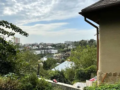 будинок за адресою Яслинська вул., 10