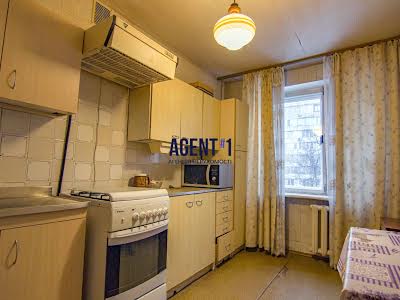 квартира за адресою Верховинна вул., 87