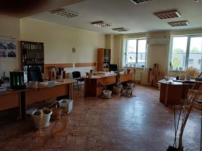 коммерческая по адресу Красиловская ул., 9