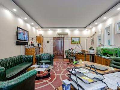 квартира за адресою Євгена Коновальця вул. (Щорса), 32б