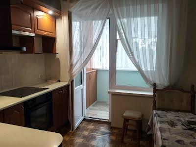 квартира за адресою Райдужна вул., 37