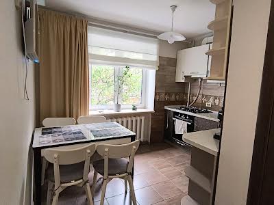 квартира за адресою Межигірська вул., 50