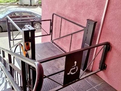 квартира за адресою Автозаводська вул., 61