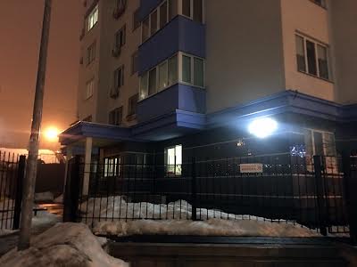 коммерческая по адресу Деміівська, 14