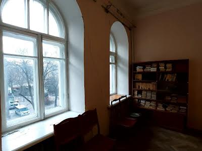комерційна за адресою Заньковецької вул., 10