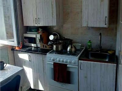 квартира за адресою Дмитра Антоновича бульв., 10