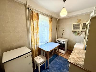 квартира за адресою Олександра Довженка вул., 8