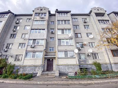 квартира по адресу с. Петропавловская борщаговка, Школьная ул., 27б