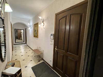 квартира по адресу Кловский спуск, 14/24
