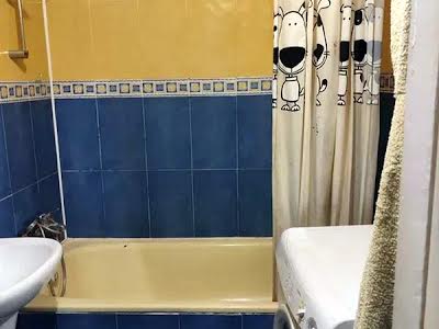 квартира за адресою Анни Ахматової вул., 19