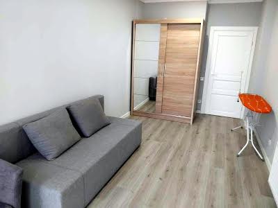 квартира за адресою Регенераторна вул., 4