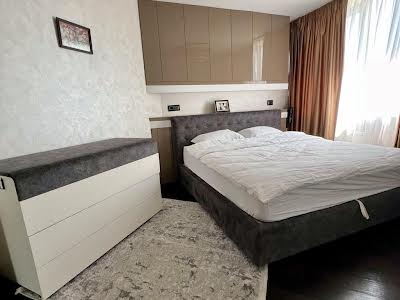 квартира по адресу Вышгородская ул., 45