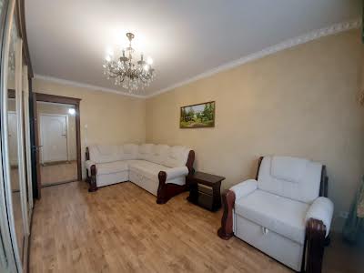 квартира за адресою Милославська вул., 16