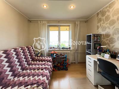 квартира за адресою Автозаводська вул., 25