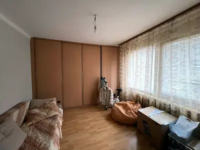 будинок за адресою Листопадна вул., 1а