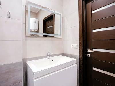 квартира за адресою Регенераторна вул., 4