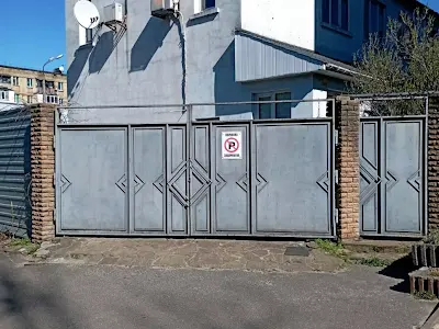 комерційна за адресою Миру просп., 4-А