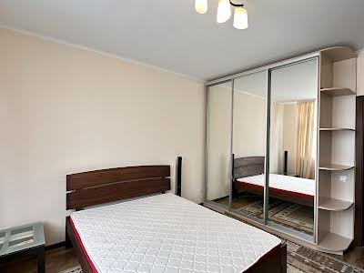 квартира за адресою Сім'ї Кульженків вул. (Петра Дегтяренка), 35