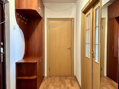 квартира за адресою Автозаводська вул., 15А