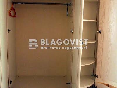квартира за адресою Анни Ахматової вул., 13