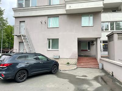 комерційна за адресою Леся Курбаса просп., 7б