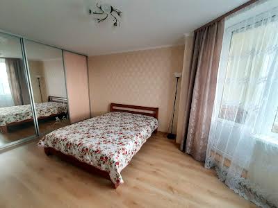 квартира за адресою Верховинна вул., 41