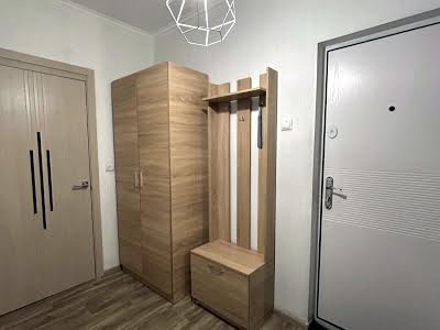 квартира за адресою Срібнокільська вул., 8