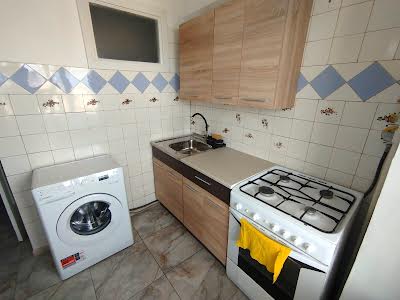 квартира за адресою Раїси Окіпної вул., 9