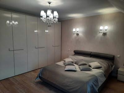 будинок за адресою с. Білогородка, Виноградна