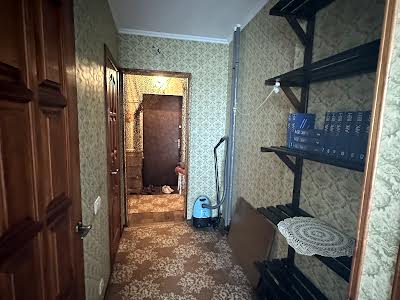 квартира за адресою Володимира Момота вул., 42