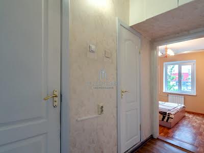 квартира за адресою Оноре де Бальзака вул., 57