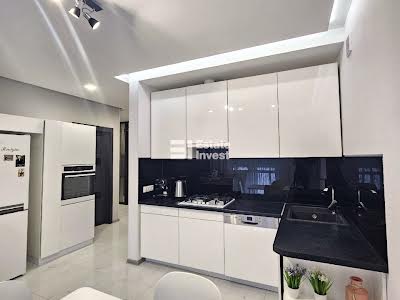 квартира по адресу Роганская ул., 130/4