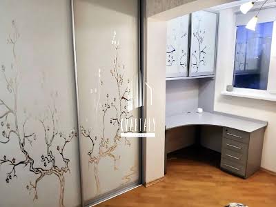 квартира за адресою Академіка Палладіна 21, 21