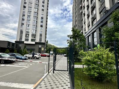 квартира за адресою Любомира Гузара просп. (Космонавта Комарова), 11