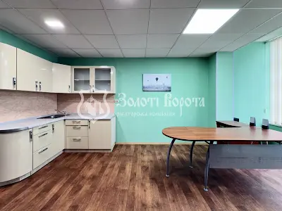 комерційна за адресою Драгоманова вул., 1-А