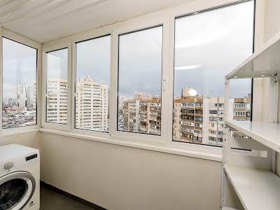 квартира за адресою Драгоманова вул., 25