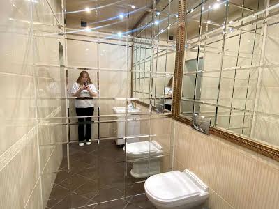 будинок за адресою с. Нові Безрадичі, Жовтнева вул.