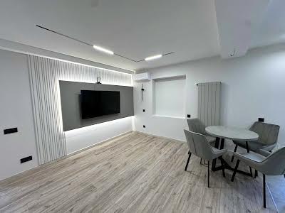 квартира за адресою Солом'янська вул., 10