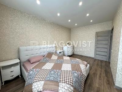 квартира по адресу Ревуцкого ул., 40г