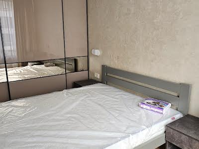 квартира по адресу Салютная ул., 2