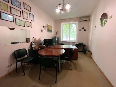 комерційна за адресою Київ, Чоколівський бульв., 30