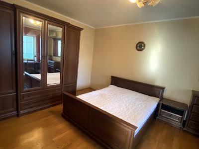 квартира за адресою Срібнокільська вул., 8А