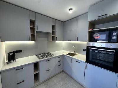 квартира за адресою Солом'янська вул., 10