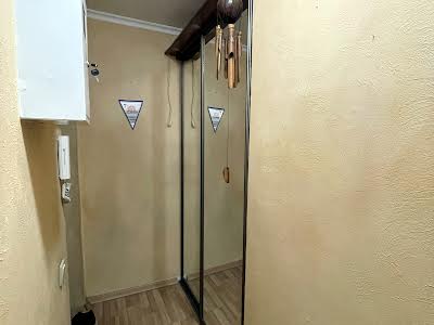 квартира за адресою Машинобудівна вул., 34