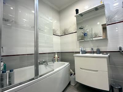 квартира за адресою Патріарха Мстислава Скрипника вул., 48-А