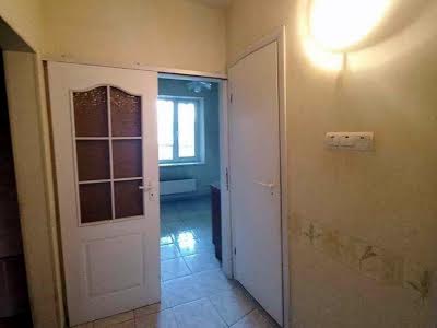 квартира за адресою Ревуцького вул., 13