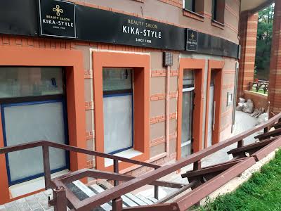 комерційна за адресою Лесі Українки бульв., 30Б