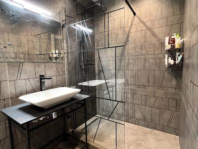 квартира за адресою Липківського, 33а