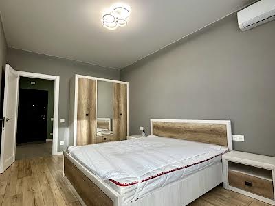 квартира по адресу Олександра Олеся ул., 6а