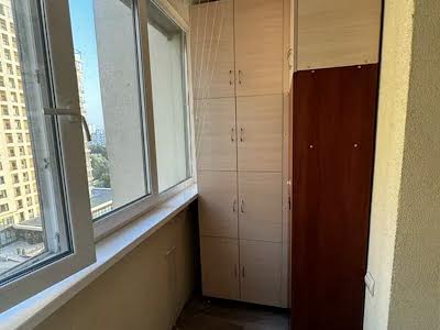 квартира за адресою Степана Рудницького вул. (Академіка Вільямса), 19